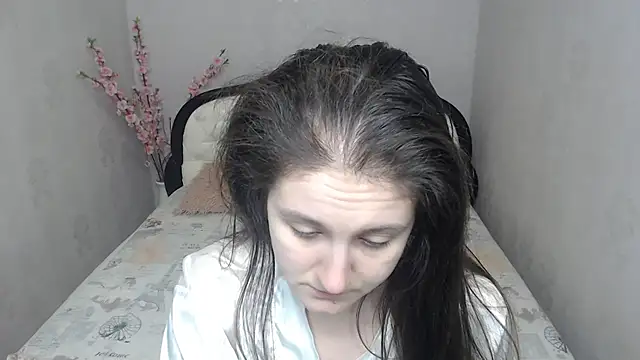 Holliy Cooper online show from February 19, 2026, 9:39 am