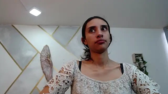 Snapshot of RoxanaCyrano_ chatting on November 27, 2025, 7:58 pm RoxanaCyrano online show from November 27, 2025, 7:58 pm