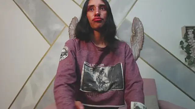 Snapshot of RoxanaCyrano_ chatting on February 21, 2025, 10:15 pm RoxanaCyrano online show from February 21, 2025, 10:15 pm