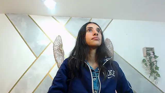 Snapshot of RoxanaCyrano_ chatting on November 14, 2025, 7:06 pm RoxanaCyrano online show from November 14, 2025, 7:06 pm