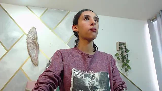 Snapshot of RoxanaCyrano_ chatting on November 26, 2025, 7:58 pm RoxanaCyrano online show from November 26, 2025, 7:58 pm