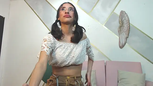 Snapshot of RoxanaCyrano_ chatting on February 18, 2025, 10:47 pm RoxanaCyrano online show from February 18, 2025, 10:47 pm