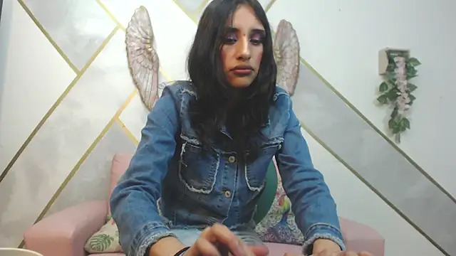 Snapshot of RoxanaCyrano_ chatting on January 9, 2025, 10:31 pm RoxanaCyrano online show from January 9, 2025, 10:31 pm