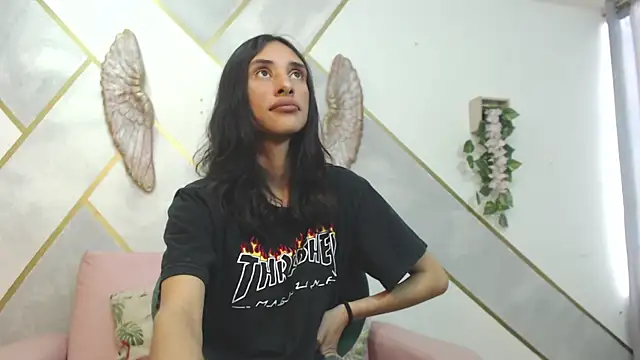 Snapshot of RoxanaCyrano_ chatting on February 4, 2025, 7:00 pm RoxanaCyrano online show from February 4, 2025, 7:00 pm