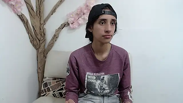 RoxanaCyrano  online show from December 1, 2025, 7:26 pm