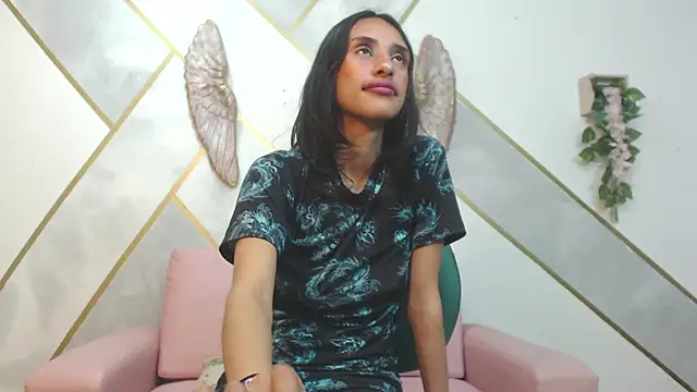 Snapshot of RoxanaCyrano_ chatting on January 14, 2025, 10:02 pm RoxanaCyrano online show from January 14, 2025, 10:02 pm