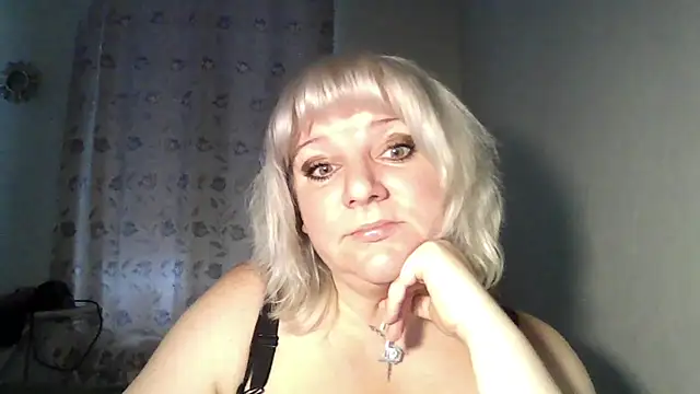 MeilomaWesa online show from November 12, 2025, 7:23 am