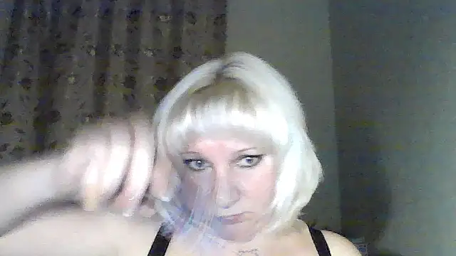 MeilomaWesa online show from December 3, 2025, 7:13 pm