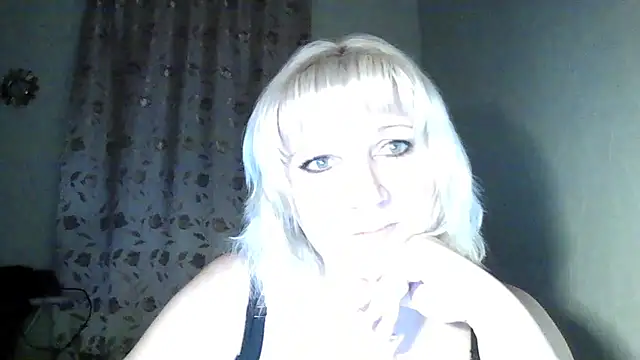 MeilomaWesa online show from December 2, 2025, 1:57 pm