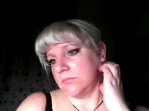 Snapshot of MeilomaWesa chatting on February 14, 2025, 7:44 pm MeilomaWesa online show from February 14, 2025, 7:44 pm