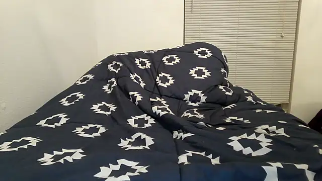 Peachestabby147 online show from September 14, 2025, 2:01 am