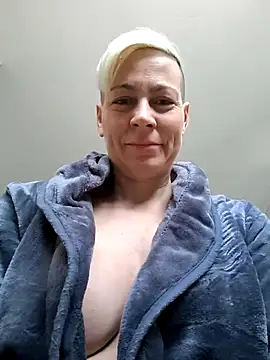 Snapshot of DarleenHot chatting on March 21, 2025, 7:22 am DarleenHot online show from March 21, 2025, 7:22 am