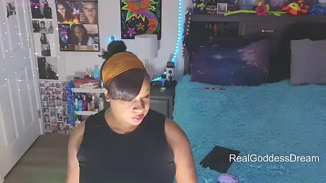 Snapshot of temptressbeauty24 chatting on February 2, 2026, 3:16 am temptressbeauty24 online show from February 2, 2026, 3:16 am