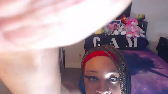 Snapshot of temptressbeauty24 chatting on February 26, 2026, 4:07 pm temptressbeauty24 online show from February 26, 2026, 4:07 pm