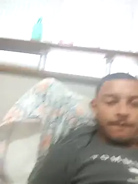 emrehliug12 online show from March 10, 2025, 2:37 pm