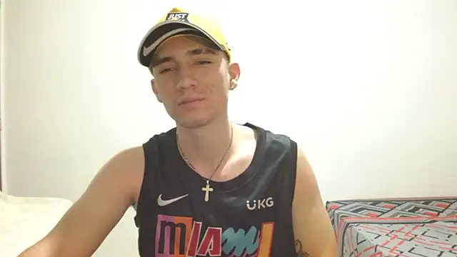 ChicoMaloFfF online show from April 12, 2026, 1:42 am