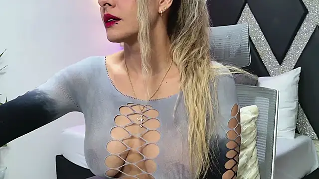 Snapshot of blonde_cat15 chatting on February 20, 2026, 4:09 pm blonde cat15 online show from February 20, 2026, 4:09 pm