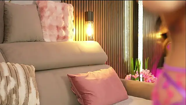 AmyBlair online show from April 3, 2026, 8:10 am