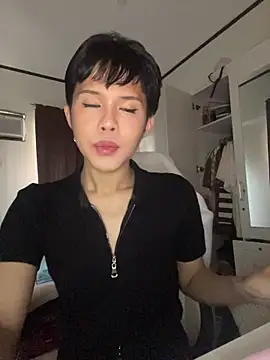 Plaxtique online show from December 23, 2025, 5:40 am