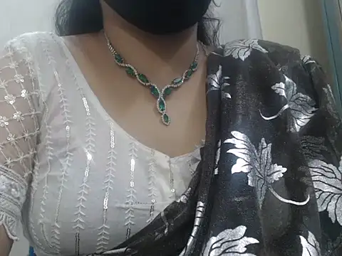 Snapshot of Lovely_Siri_23 chatting on July 25, 2026, 5:08 pm Lovely Siri 23 online show from July 25, 2026, 5:08 pm