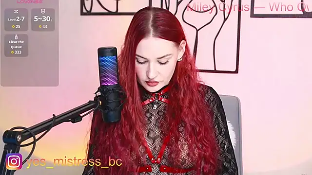 Vicky Fetish online show from April 12, 2026, 1:03 pm