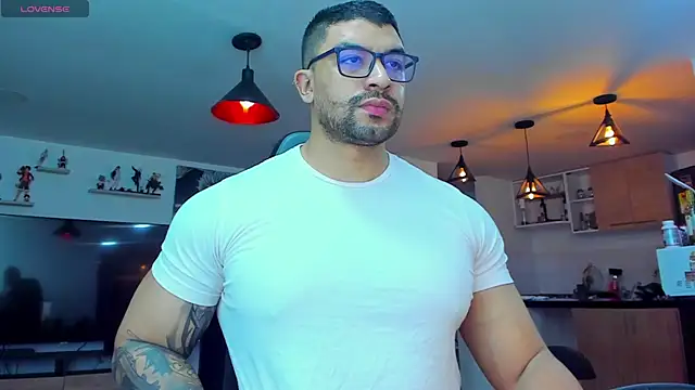 Snapshot of Michael_Diamond chatting on January 23, 2025, 2:12 am Michael Diamond online show from January 23, 2025, 2:12 am