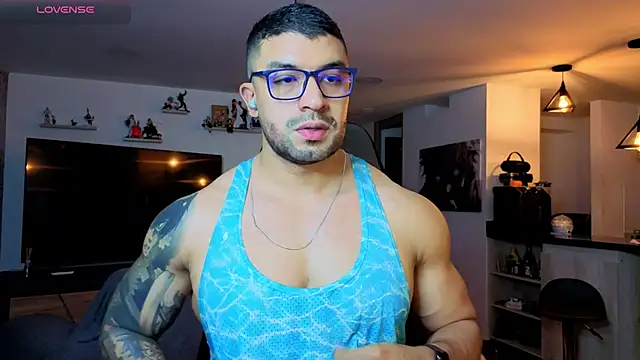 Snapshot of Michael_Diamond chatting on February 19, 2026, 12:40 am Michael Diamond online show from February 19, 2026, 12:40 am