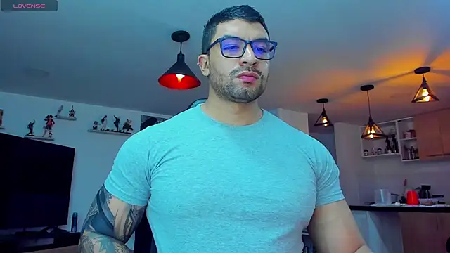 Snapshot of Michael_Diamond chatting on February 6, 2025, 2:44 am Michael Diamond online show from February 6, 2025, 2:44 am