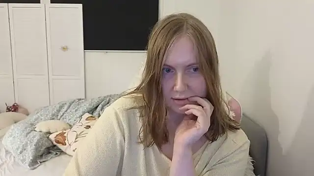 Snapshot of lilleambi chatting on March 6, 2026, 8:37 pm lilleambi online show from March 6, 2026, 8:37 pm