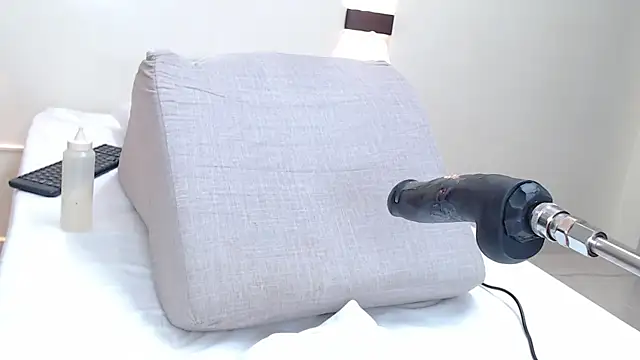  julyy  online show from March 14, 2025, 1:37 am