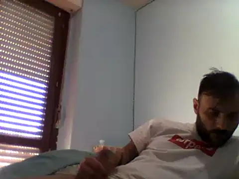 coppiasenzacensura online show from January 8, 2025, 12:37 pm