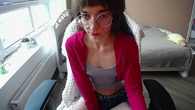 Snapshot of MissLinaDream chatting on April 22, 2026, 1:18 pm MissLinaDream online show from April 22, 2026, 1:18 pm