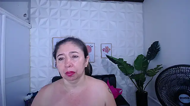 Valentinaa mature online show from November 29, 2025, 2:01 am