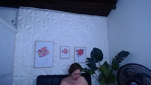 Valentinaa mature online show from September 16, 2025, 12:55 am