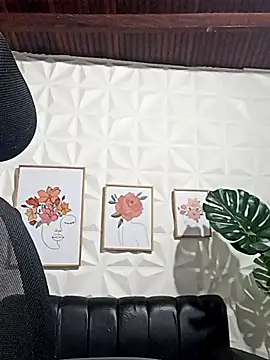 Valentinaa mature online show from September 27, 2025, 1:01 am