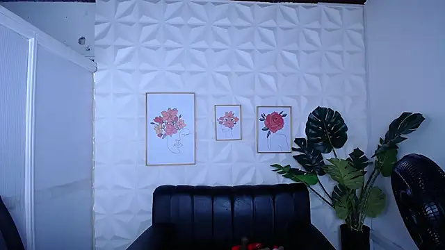 Valentinaa mature online show from September 23, 2025, 10:28 pm