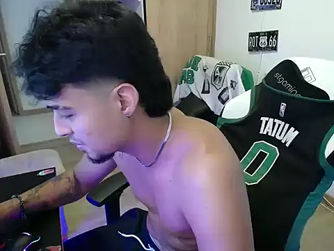 Snapshot of matias_bianco chatting on November 24, 2025, 9:26 pm matias bianco online show from November 24, 2025, 9:26 pm