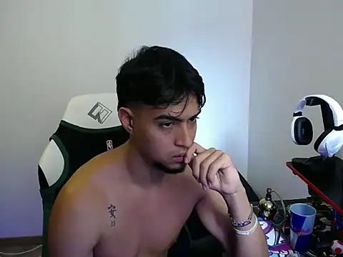 Snapshot of matias_bianco chatting on November 16, 2025, 8:24 pm matias bianco online show from November 16, 2025, 8:24 pm