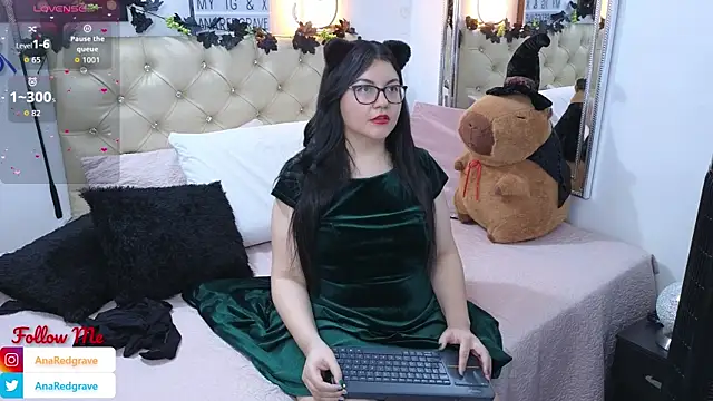 Snapshot of AnnaRedgrave chatting on November 23, 2025, 8:24 am AnnaRedgrave online show from November 23, 2025, 8:24 am