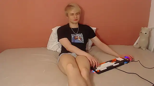 Oliver sweet  online show from April 12, 2026, 1:09 am