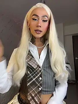 Snapshot of Miss_sagitario chatting on August 3, 2026, 12:11 pm Miss sagitario online show from August 3, 2026, 12:11 pm