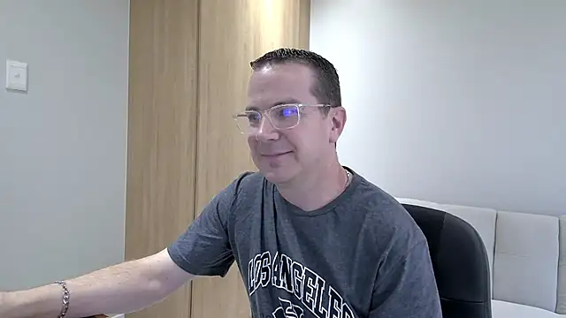 BrettJ81 online show from December 9, 2024, 2:49 pm