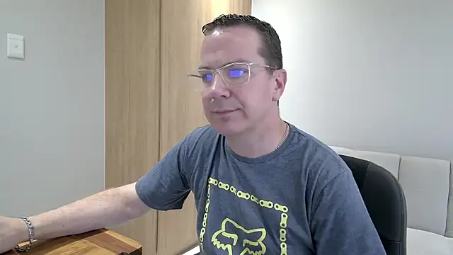 BrettJ81 online show from December 12, 2024, 2:11 pm