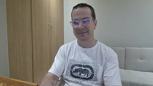 BrettJ81 online show from April 17, 2026, 1:25 pm