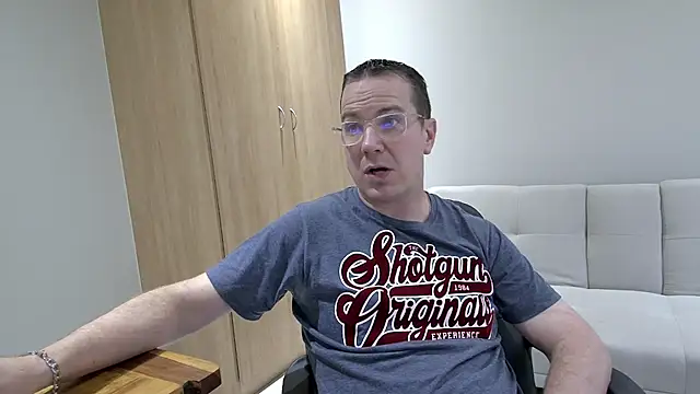 BrettJ81 online show from January 7, 2025, 2:51 pm