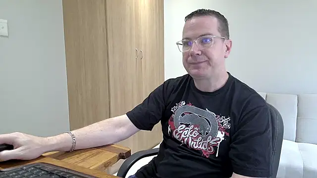 BrettJ81 online show from November 15, 2025, 9:24 am