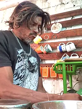 kvr27 online show from November 24, 2025, 3:23 pm