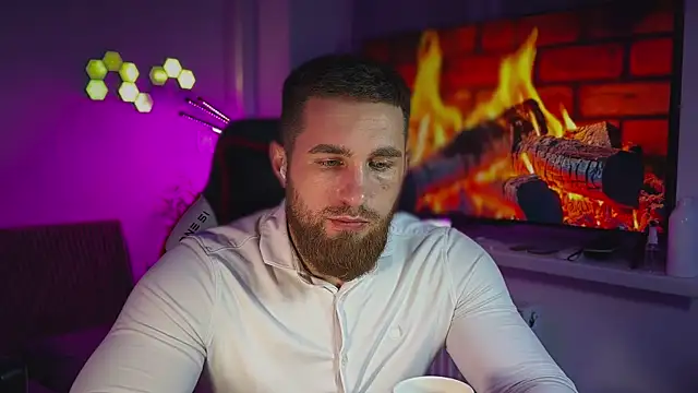 Snapshot of Sweeet__boy chatting on February 13, 2026, 9:48 pm Sweeet boy online show from February 13, 2026, 9:48 pm