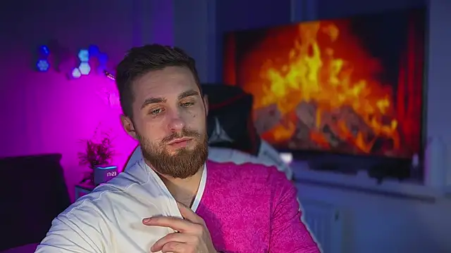 Snapshot of Sweeet__boy chatting on February 4, 2026, 2:23 pm Sweeet boy online show from February 4, 2026, 2:23 pm