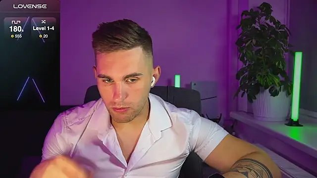 Sweeet  boy online show from September 30, 2025, 4:02 pm